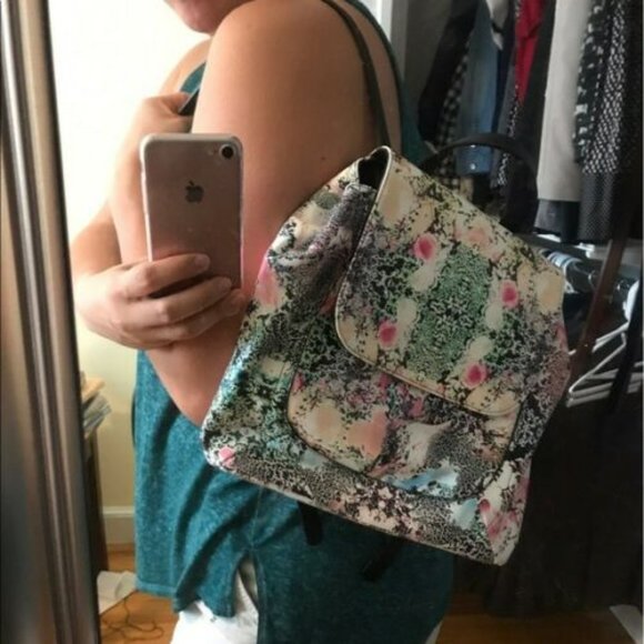 FRENCH CONNECTION 'Gabby' Mineral Pool Backpack - Picture 3 of 6